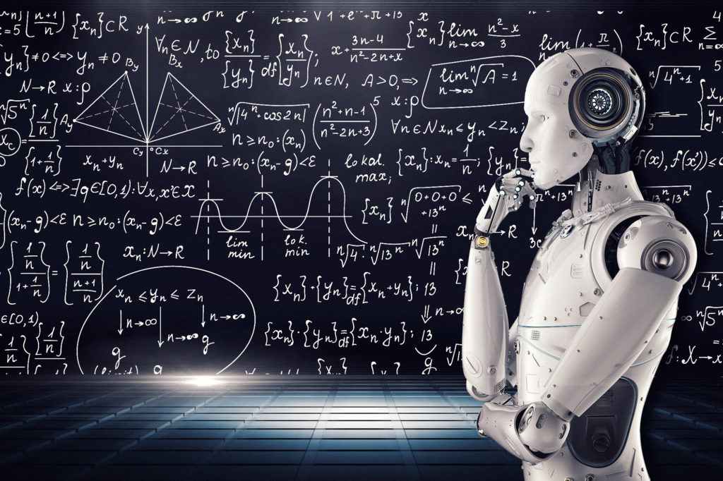 Ein Roboter auf dem Hintergrund der Tafel mit mathematischen Formeln
